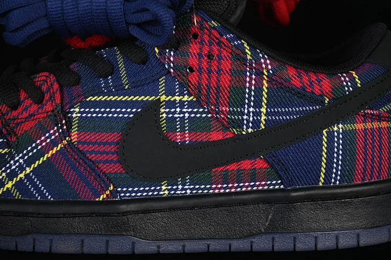 All categories Nk SB Dunk series Nk SB Dunk Low low-top sneakers Nike SB Dunk Low "Nardwuar" joint model Scottish plaid low-top casual skateboard shoes II1493-600